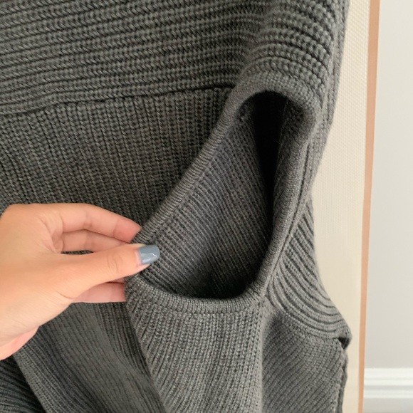 Sweater vest - Picture 4 of 9